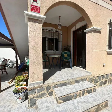 Elaine La Zenia Apartment
